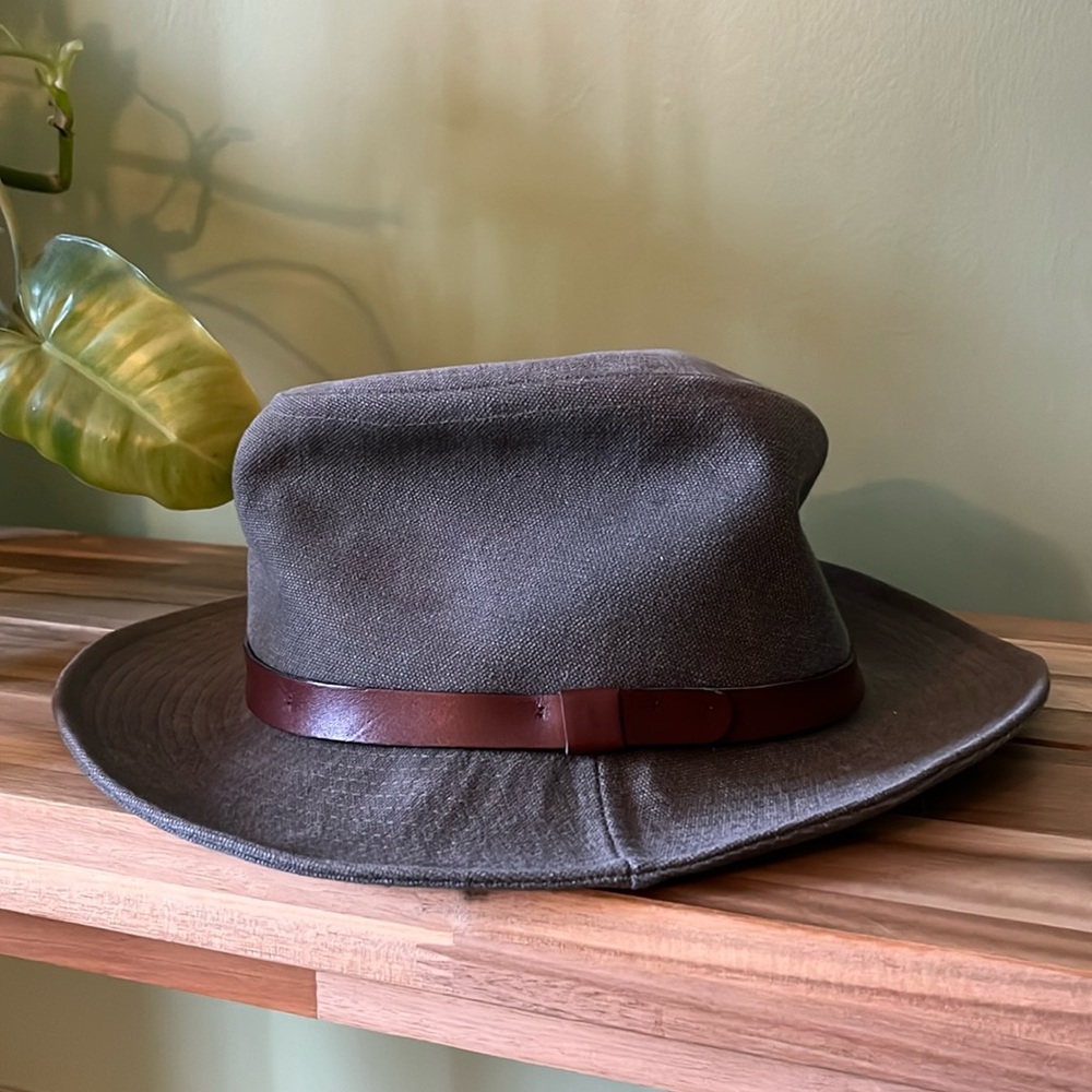 VINTAGE. Bailey canvas field hat.